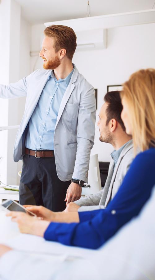 Presentation between business men and women